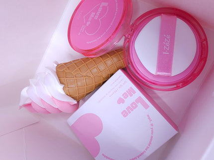 IZEZE Love Me Cushion #21