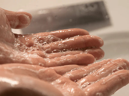 HARU HARU WONDER:Black Rice Moisture 5.5 Soft Cleansing Gel (100ml)